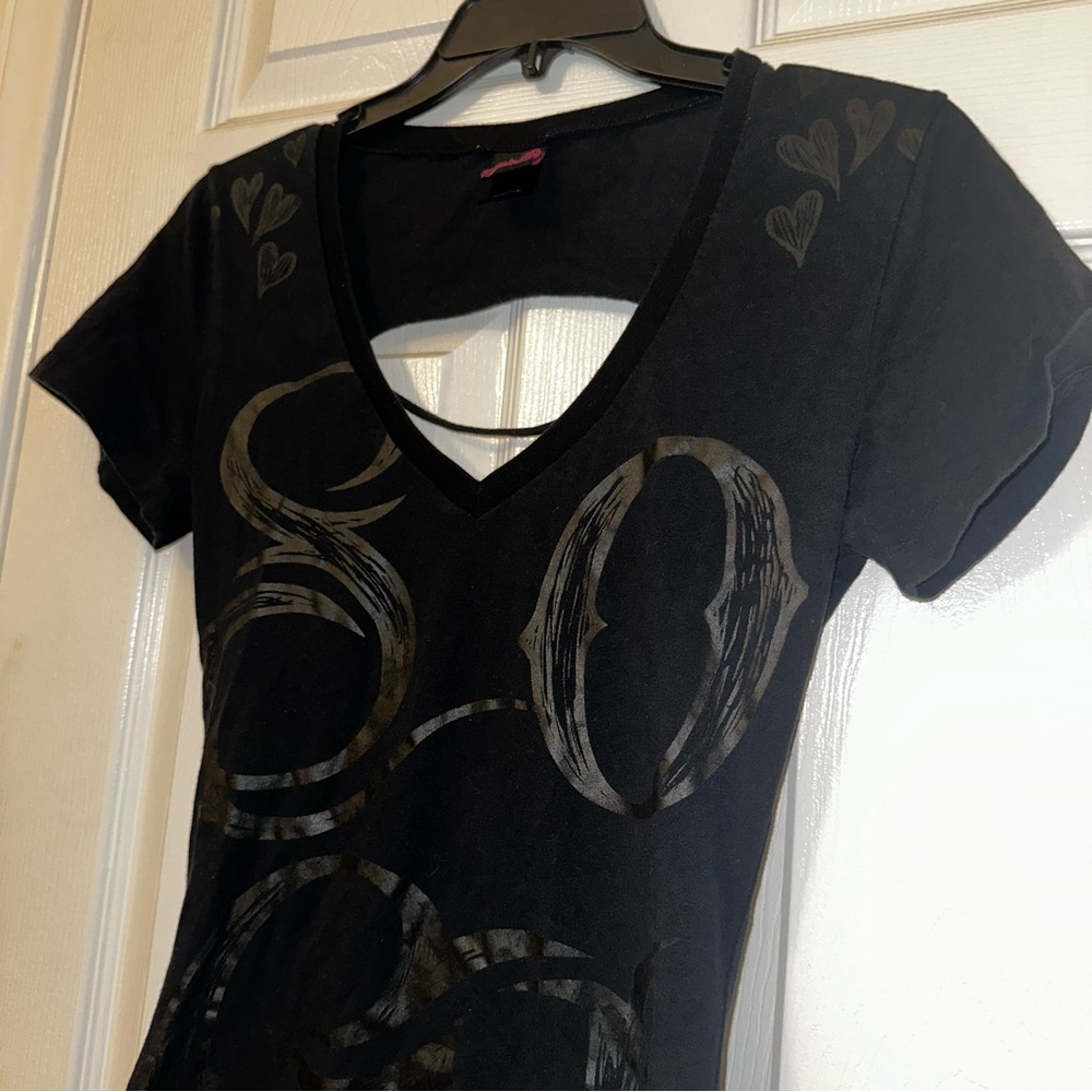Women's Black V-Neck Graphic Short Sleeve Tee
